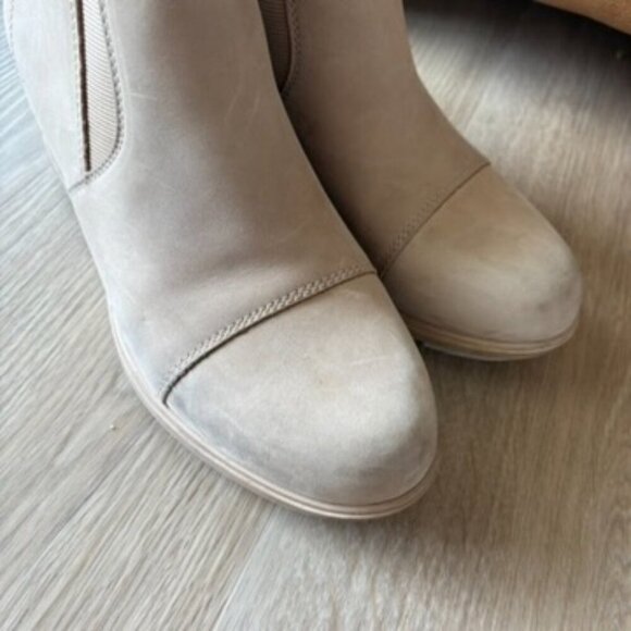 ** Sorel Evie wedge pull on leather suede Chelsea boots size 10 - Picture 2 of 8